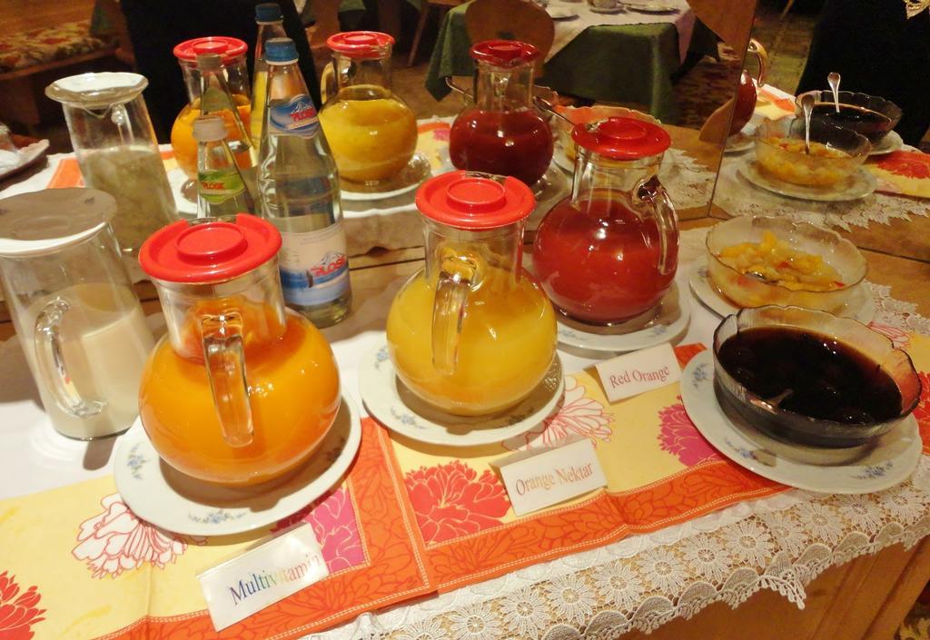 Garni Crepaz Bed & Breakfast Selva di Val Gardena Bagian luar foto