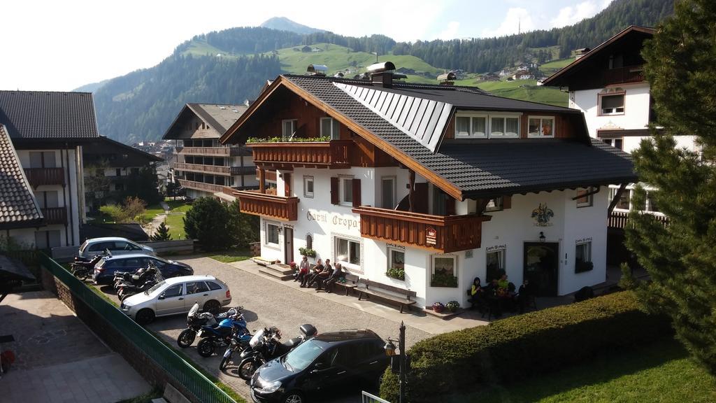 Garni Crepaz Bed & Breakfast Selva di Val Gardena Bagian luar foto